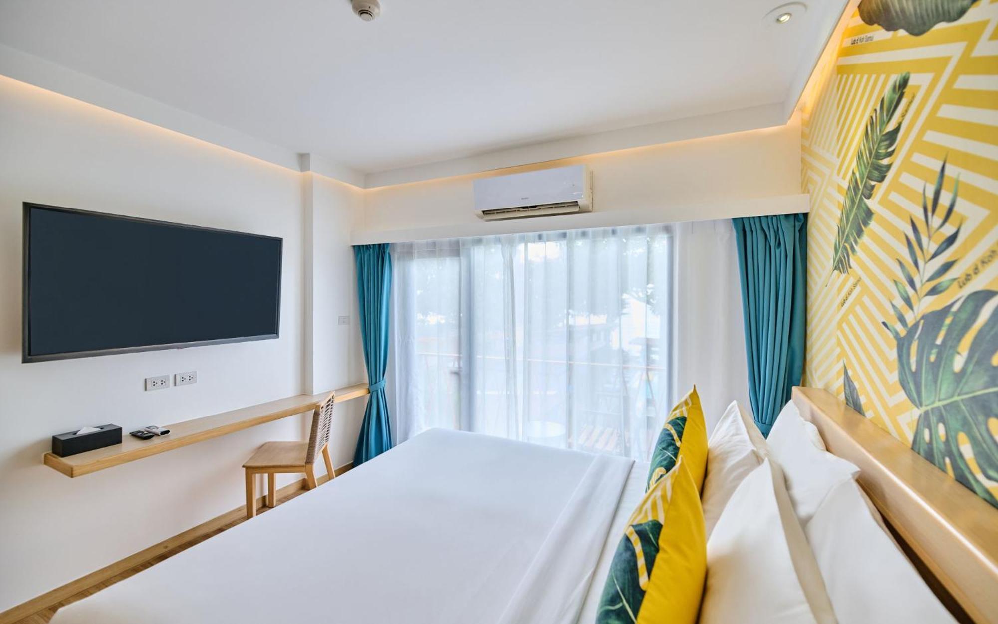 Deluxe Sea View King Room