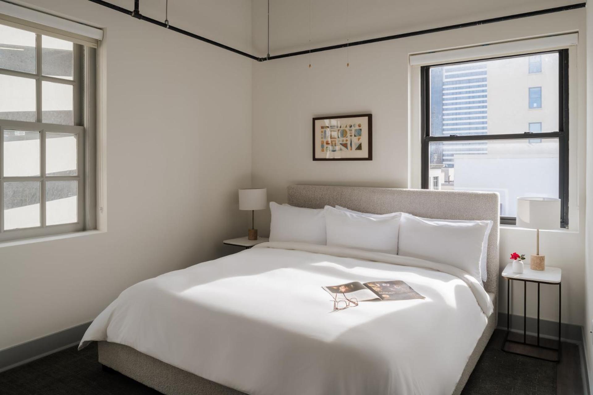 Three-Bedroom Apartment Self Check Virtual Front Desk