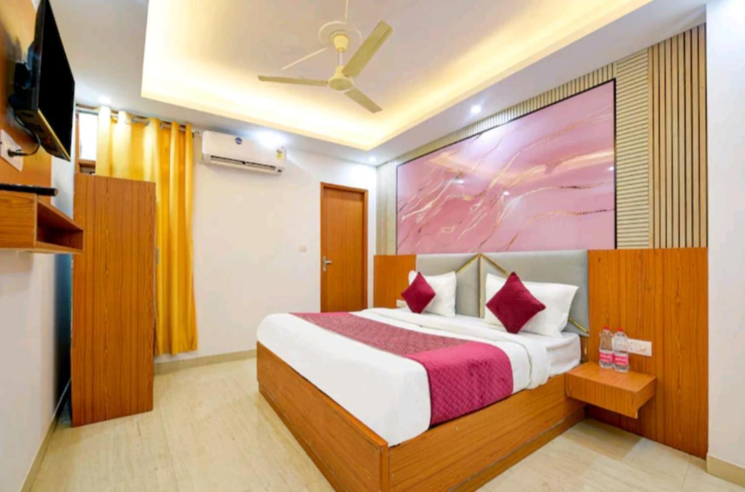 Standard King Room