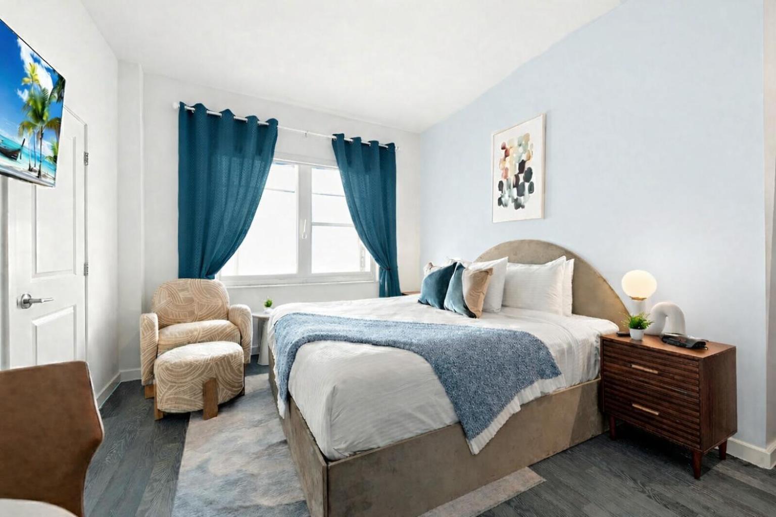 Queen Room