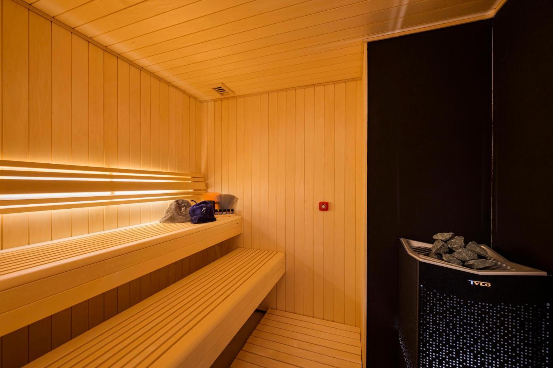 Queen Suite,1744091407:JPEG