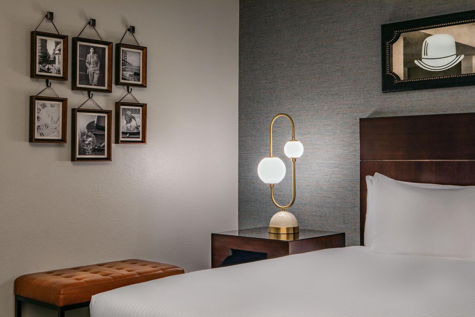 Stone Suite 1 Bedroom Suite 1 King Skyline view