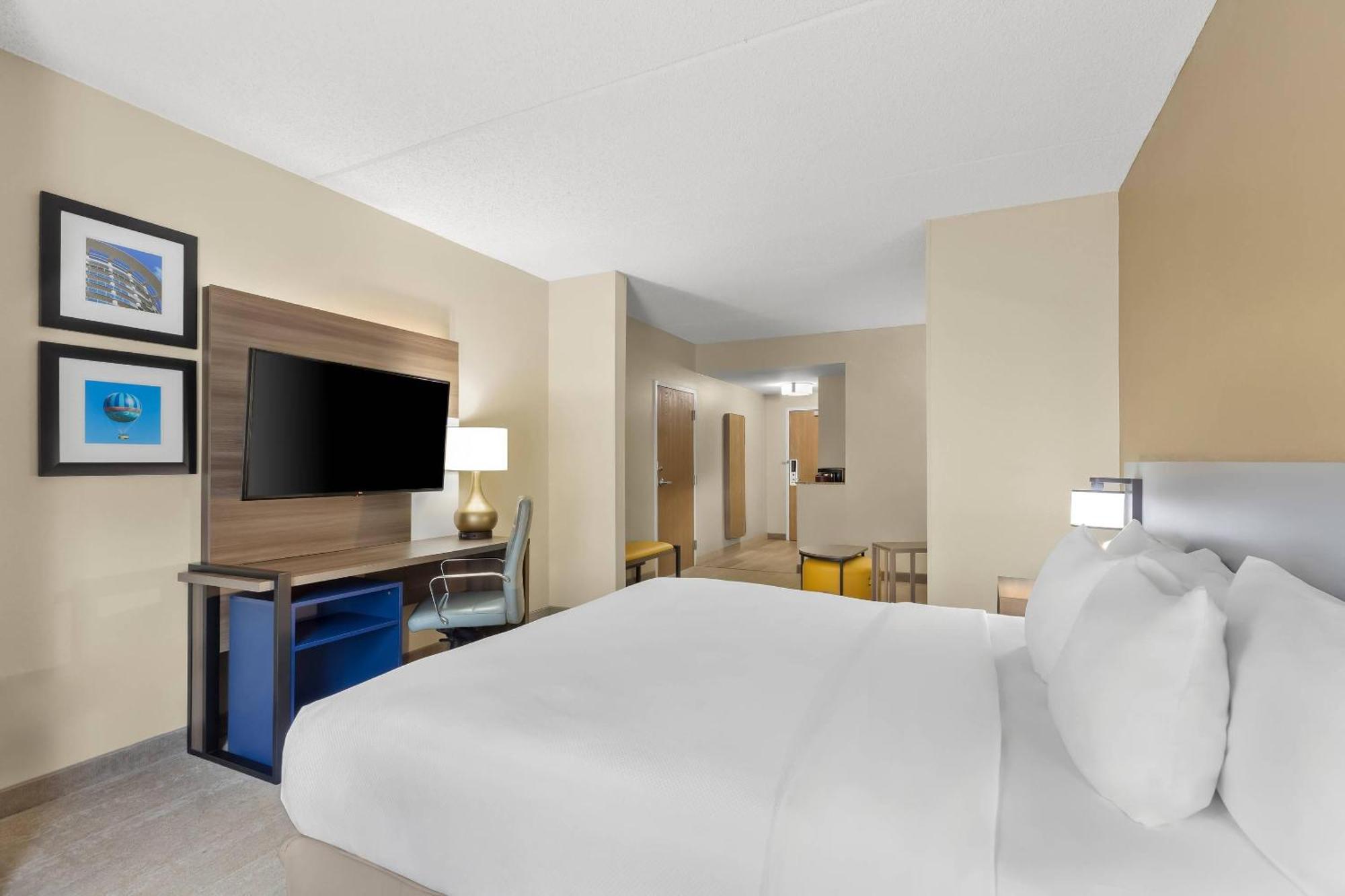 King Suite - Disability Access/Non-Smoking