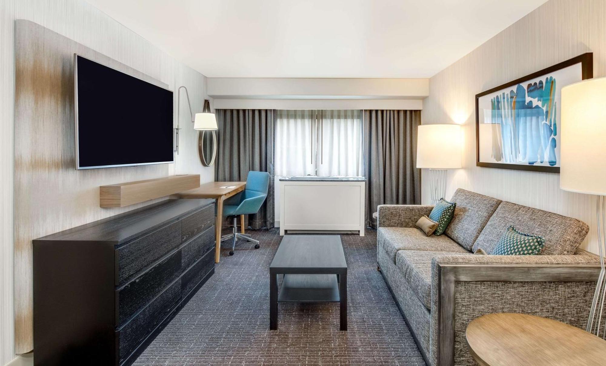 One-Bedroom King - Mobility Accessible/Roll-In Shower