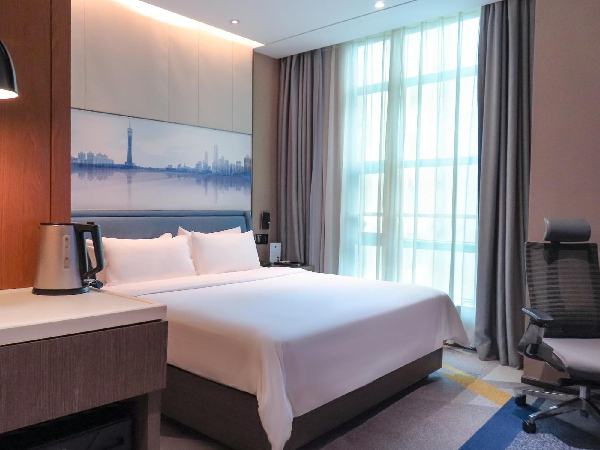 Comfort King Bed Room