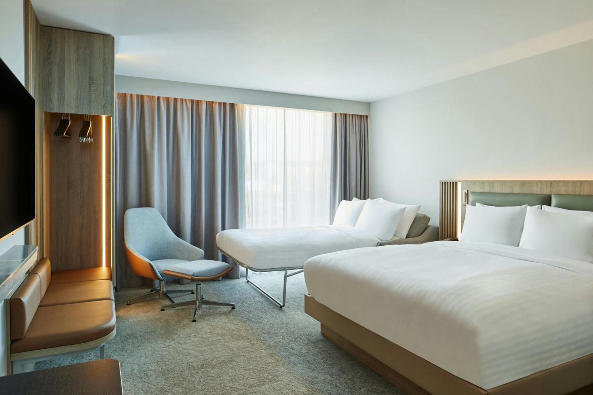Executive King Room with Sofa Bed