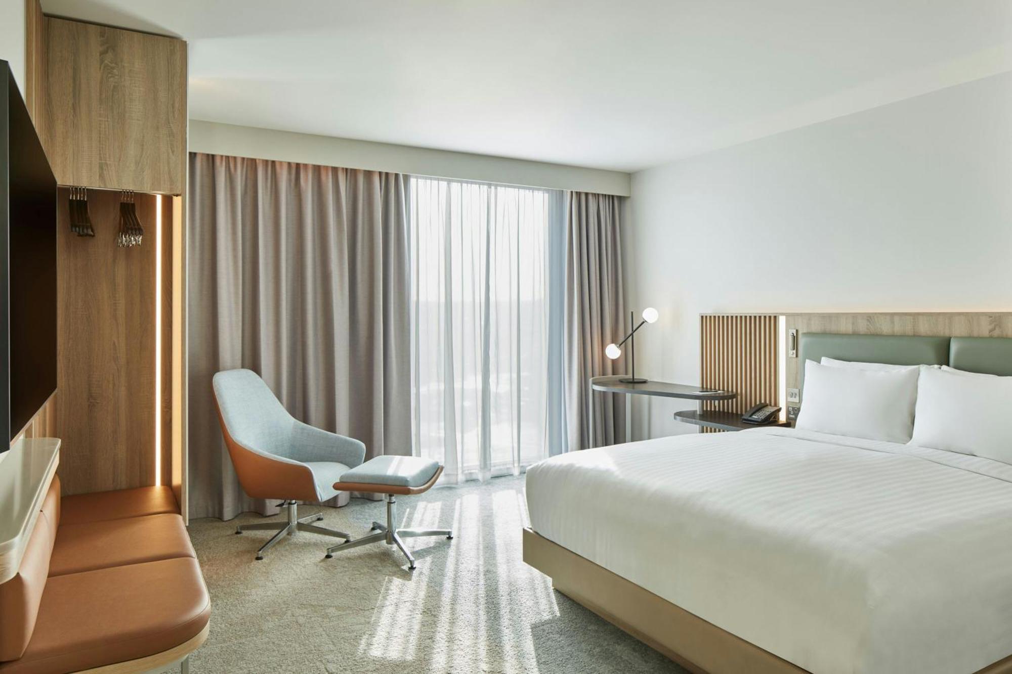 Deluxe King Room