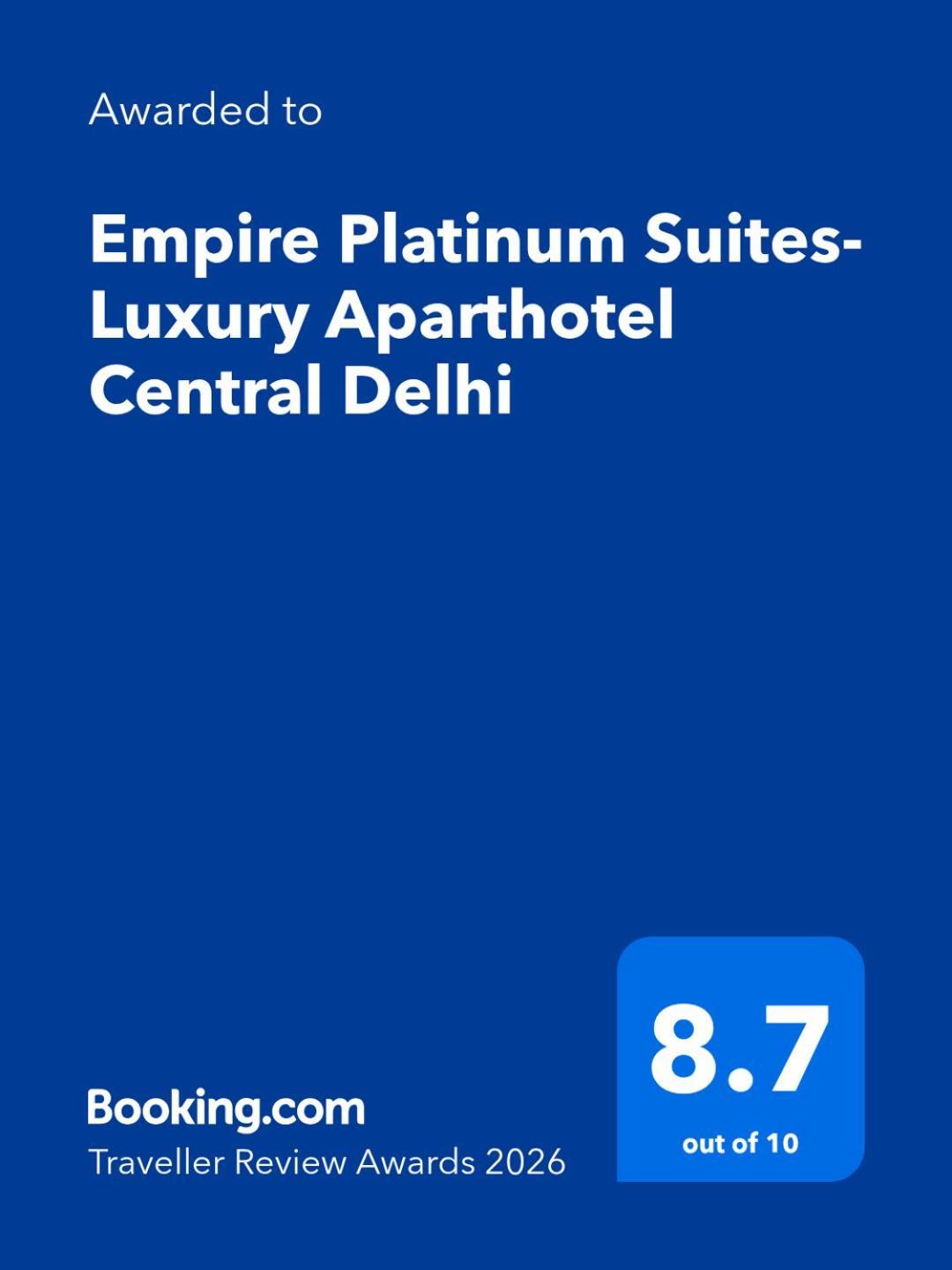 Luxury studio apartment with kitchenette (New Delhi City Tour included)