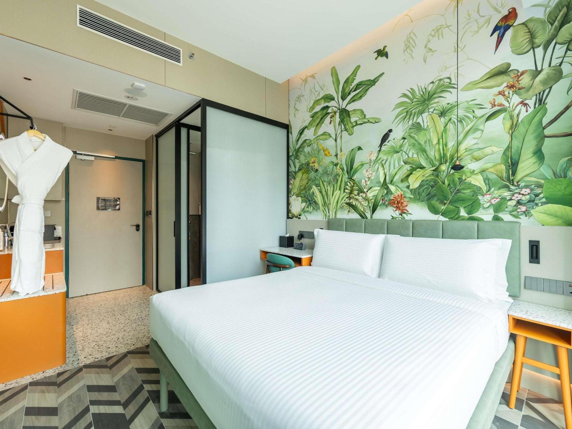 Deluxe Room with 1 Double Bed