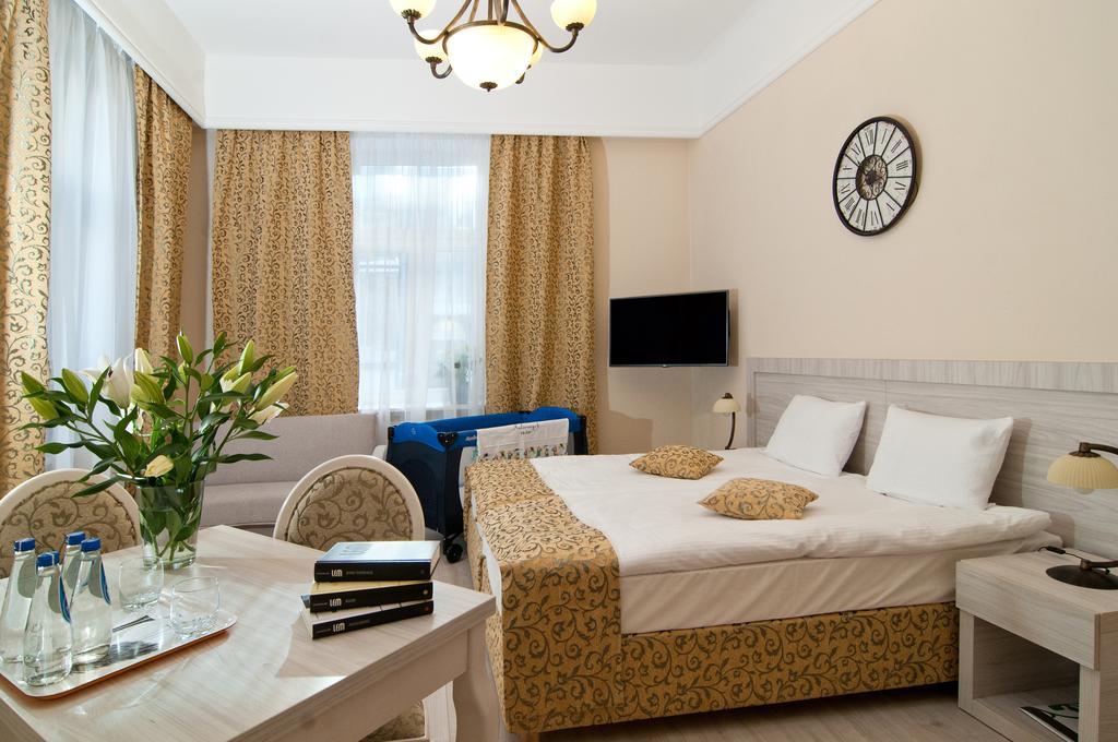 Studio with Sofa Bed