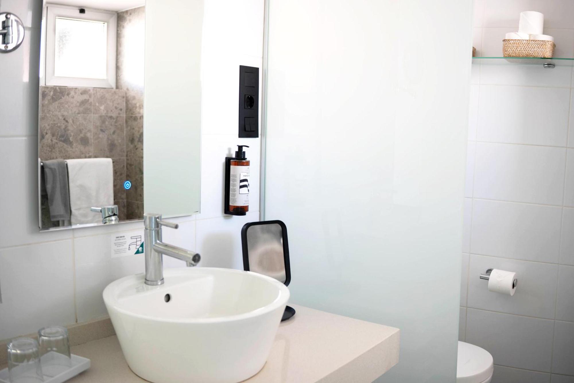 Suite with Sea View (3 Adults)
