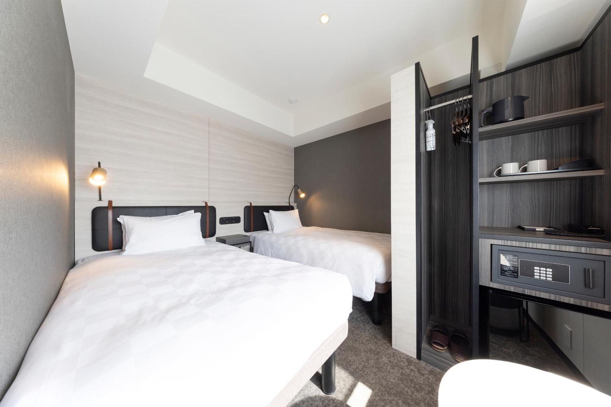 Twin Room with View