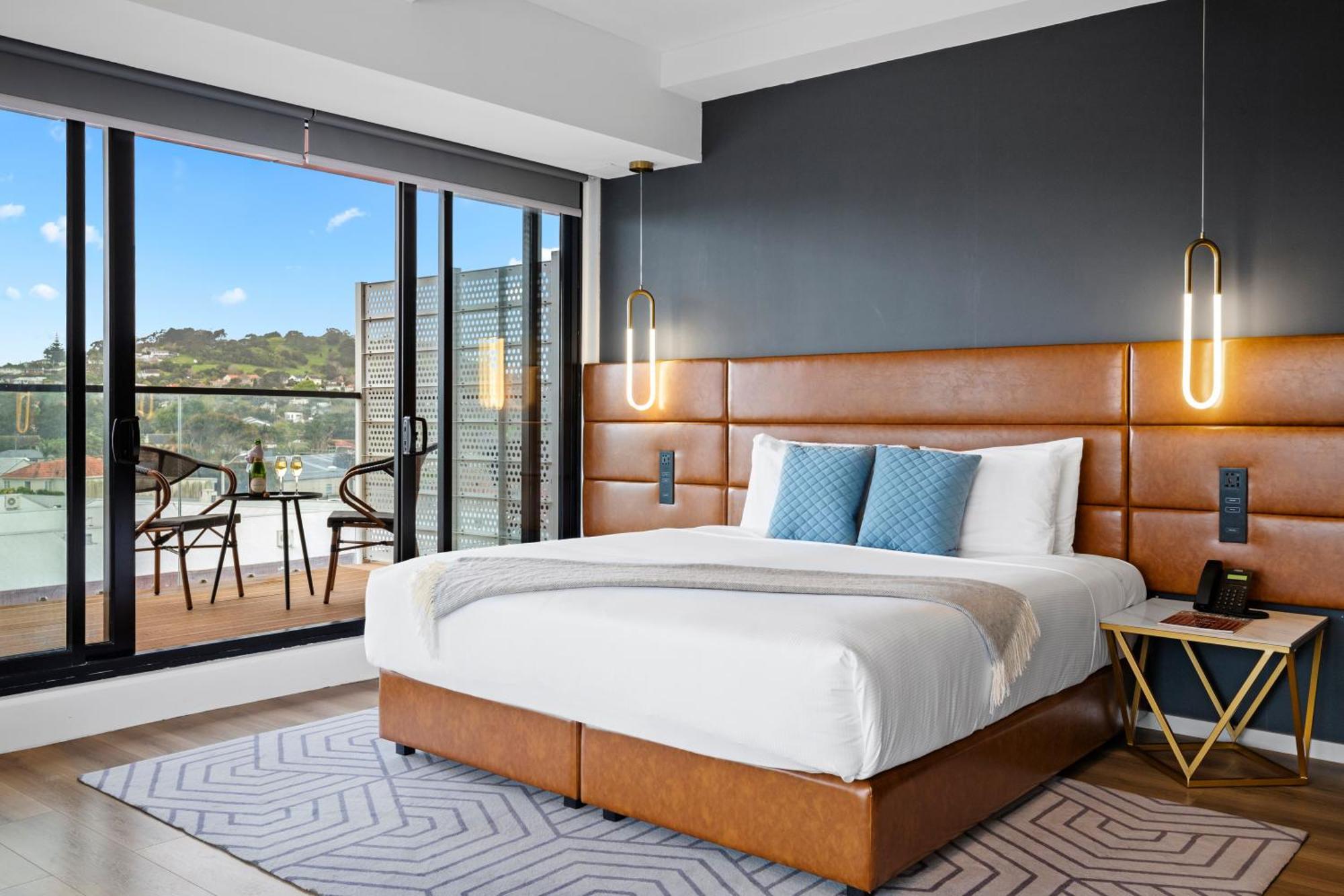 Superior King Room