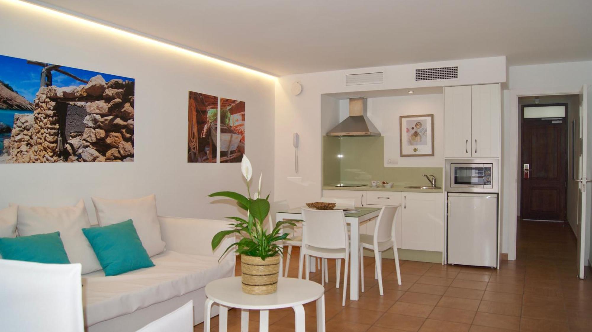 One-Bedroom Apartment Garden View