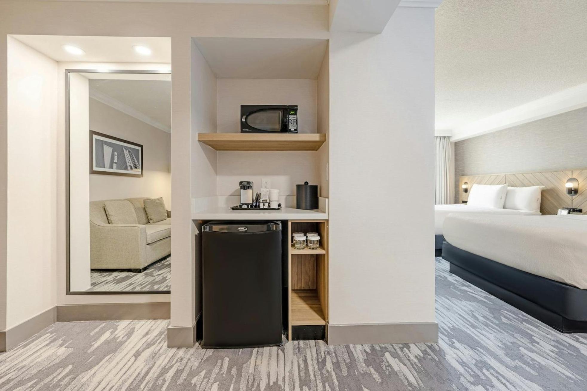 Standard Suite, 2 Queen Beds, Sofa Bed
