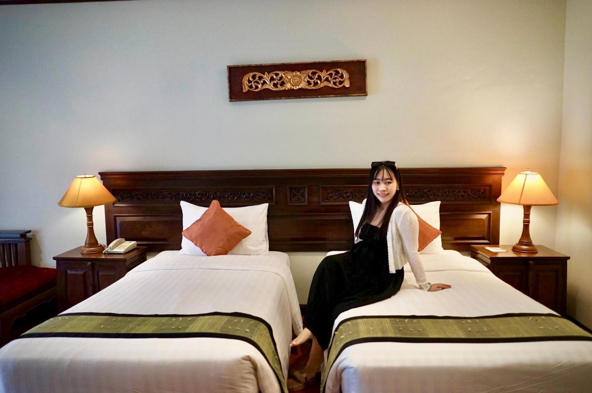 Deluxe Double or Twin Room with Pool Access