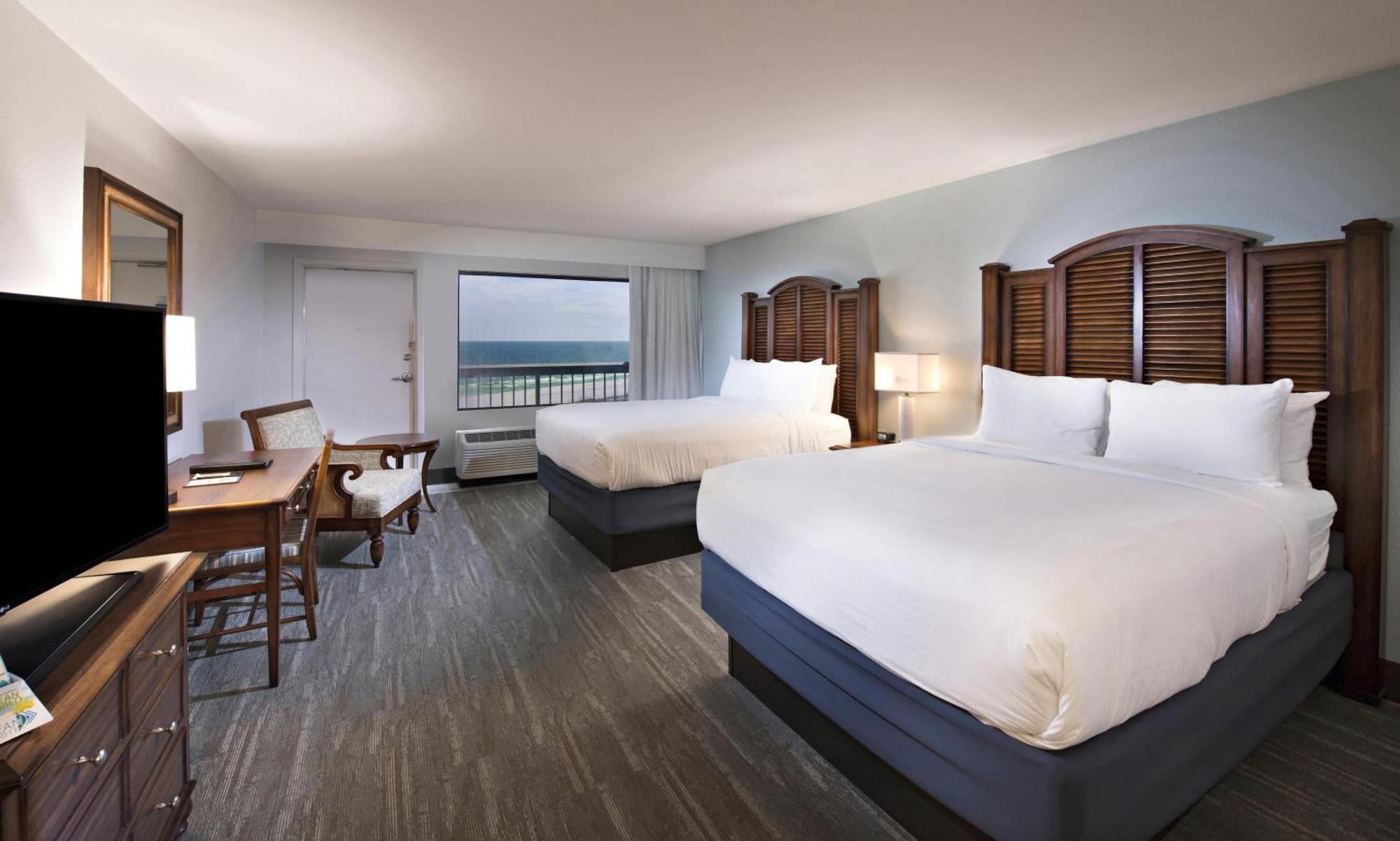 Queen Room with Two Queen Beds - Hearing Accessible