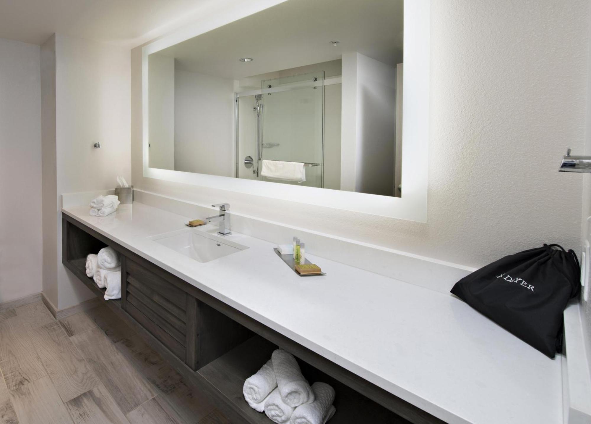 King Room - Mobility Accessible