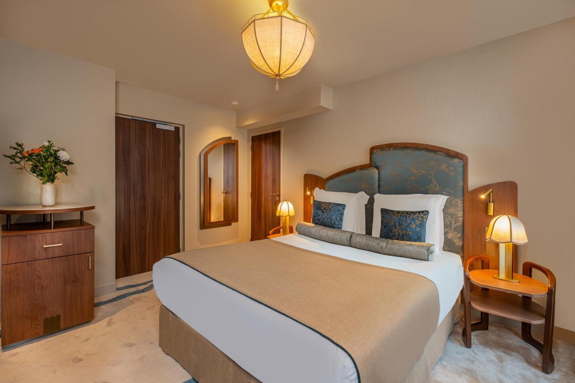 Executive Room Eiffel Tower View