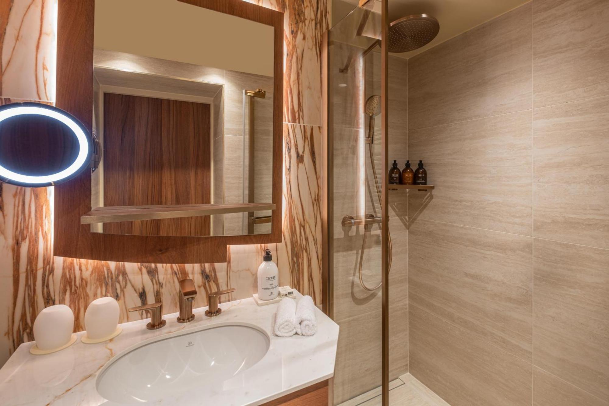 Executive Room Eiffel Tower View