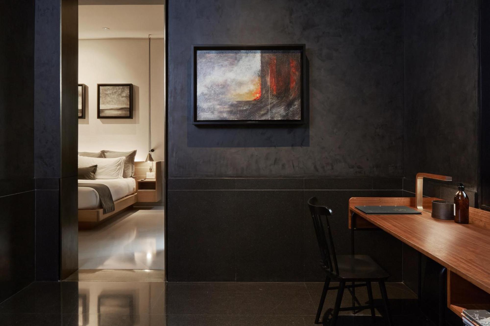 King Guest Room with indoor Balcony