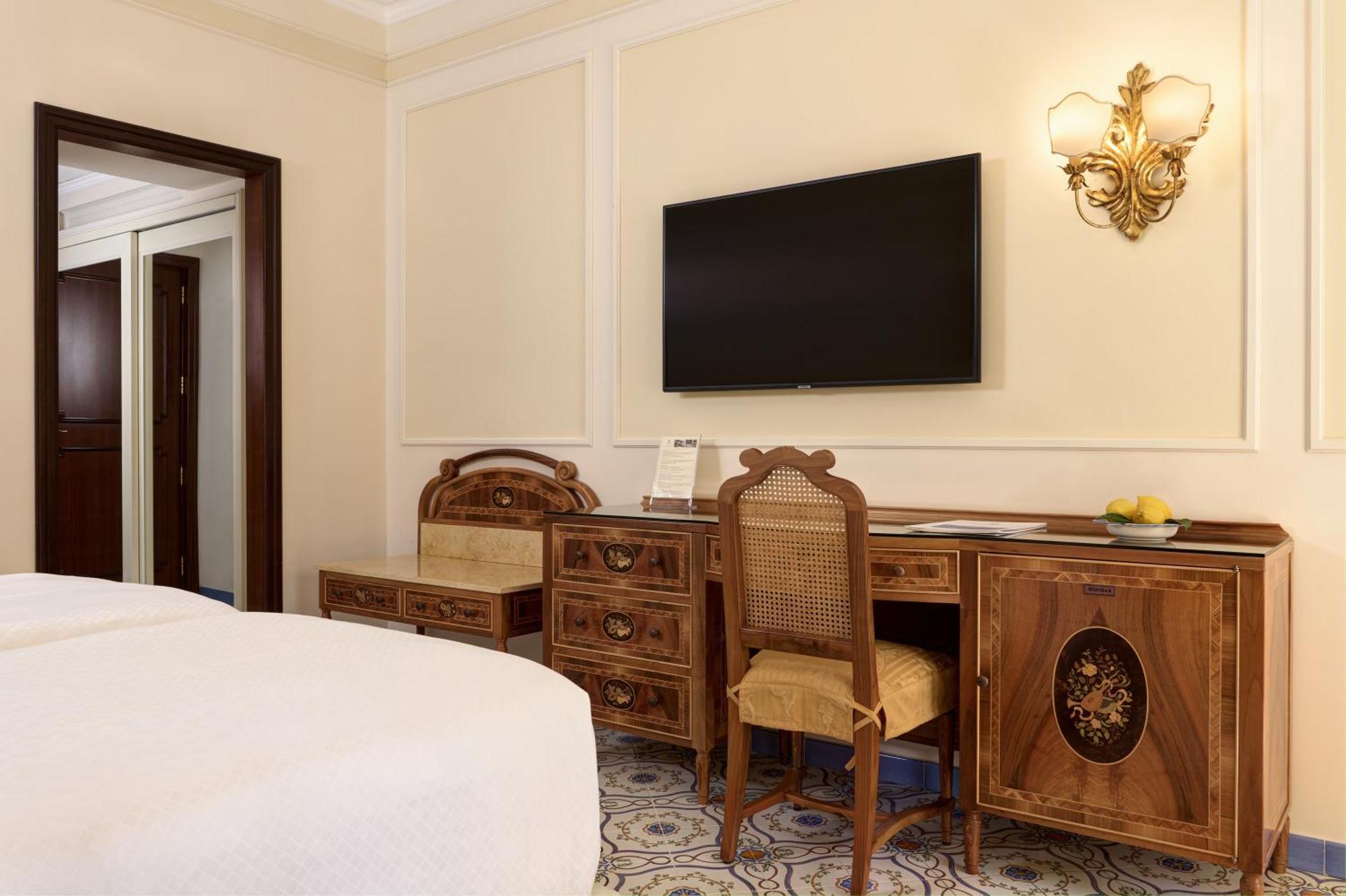 Classic Triple Room with Balcony