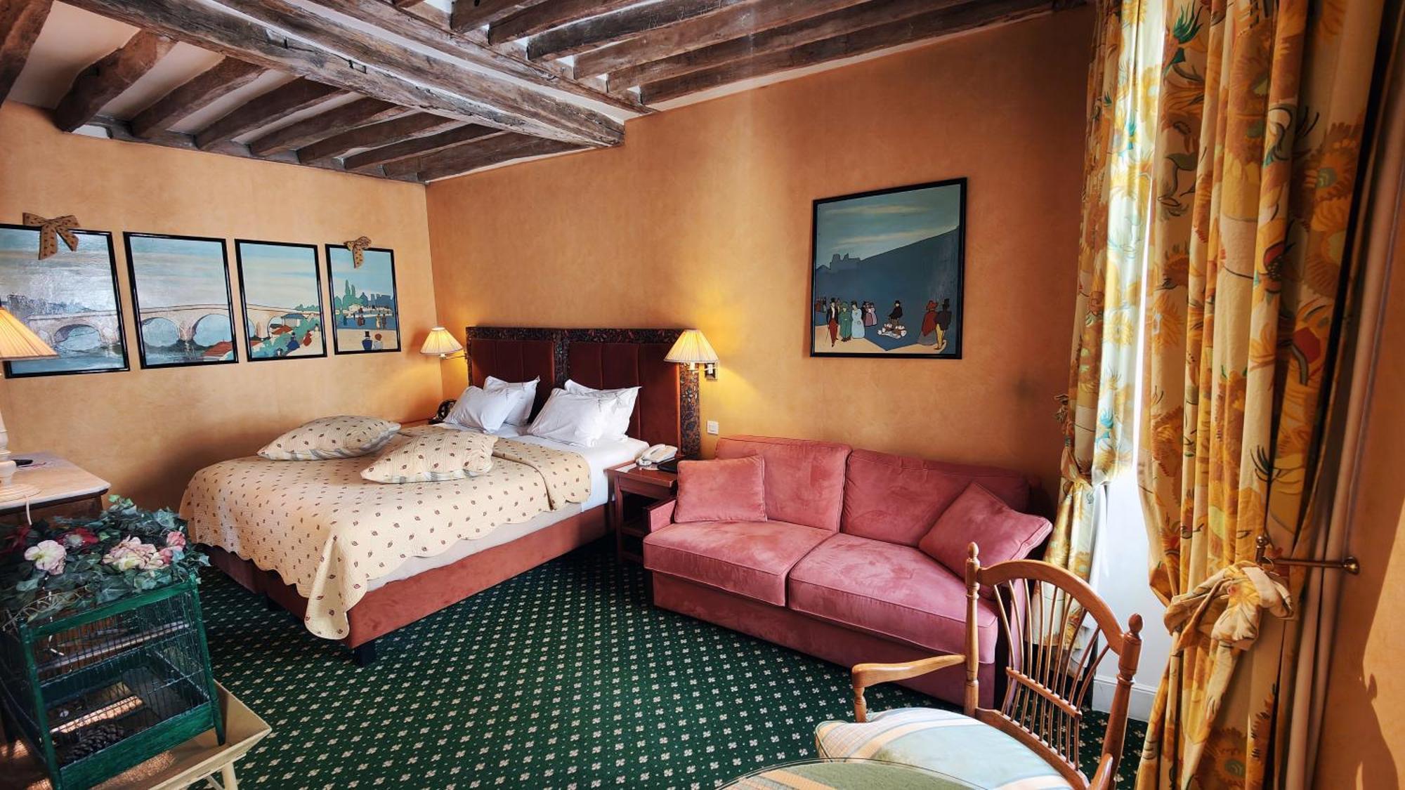 Deluxe Family Room