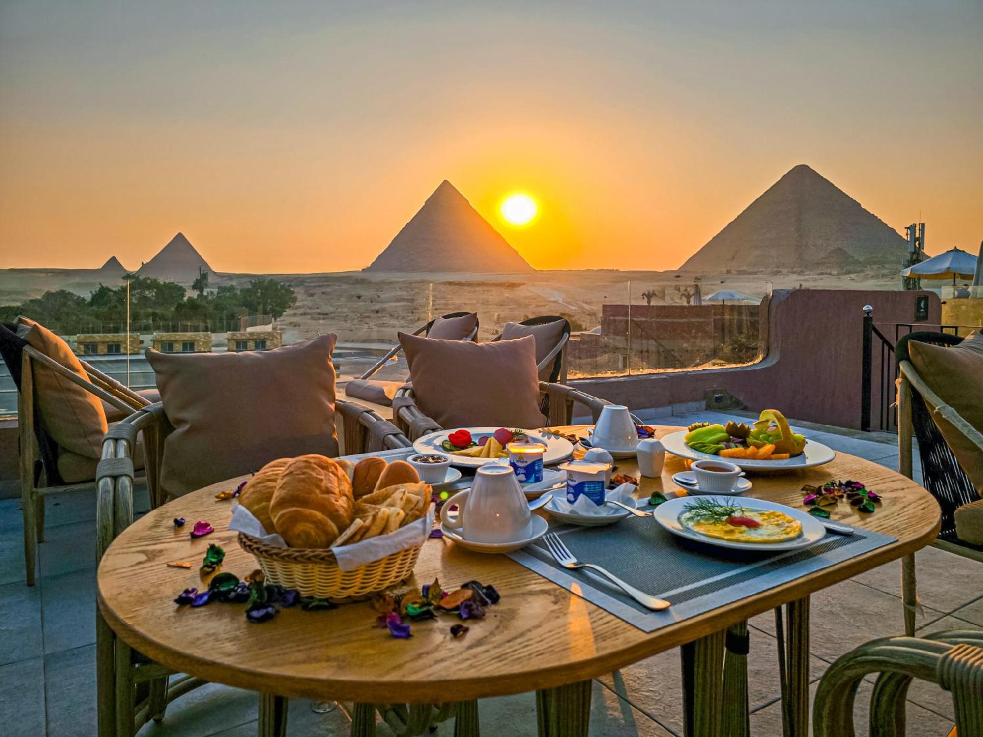 Double Room with Pyramid View