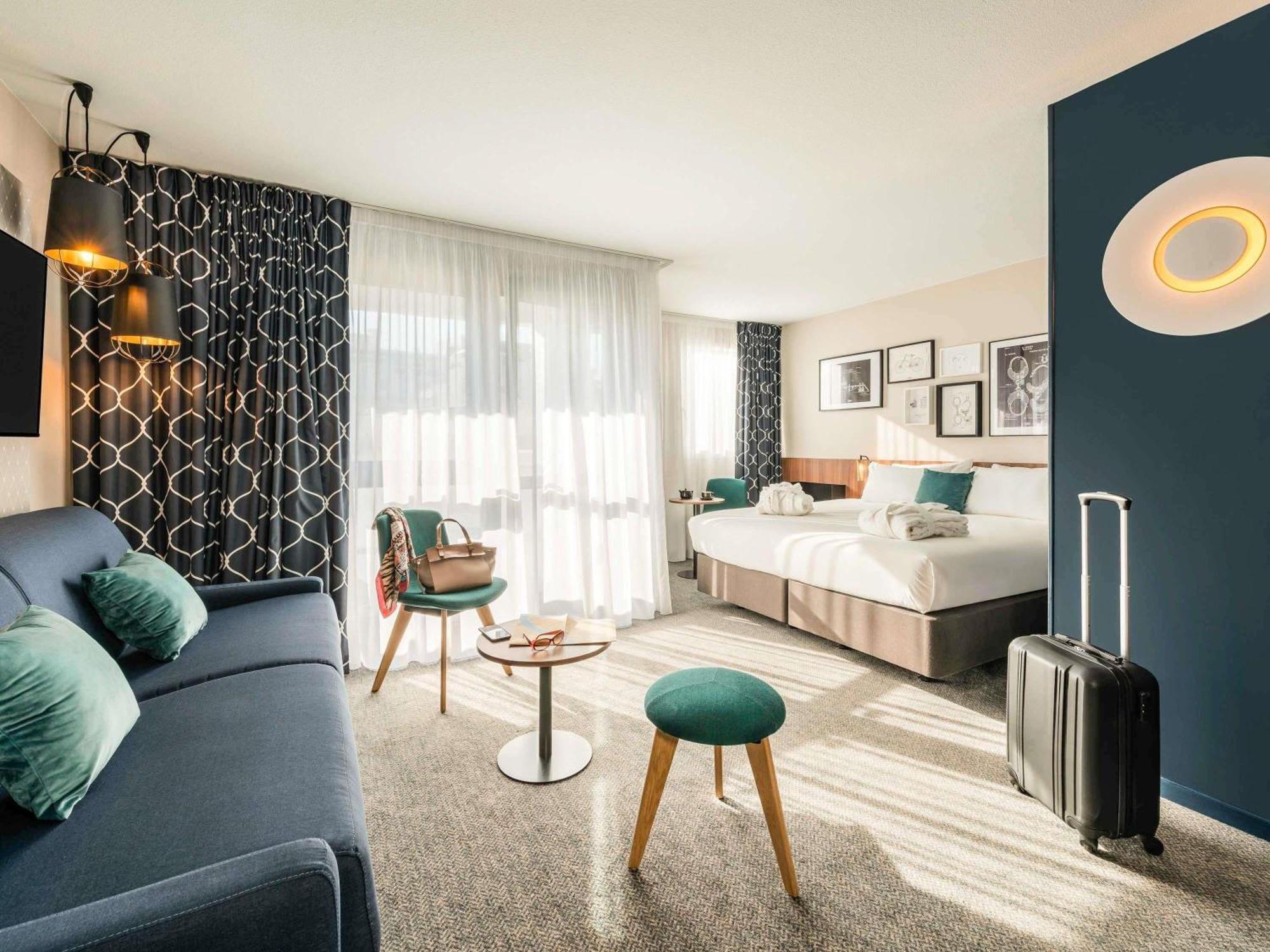 JUNIOR Suite EIFFEL TOWER View One DBL KING-SIZ E Bed Sofa Bed Two PPL,1772877248:JPEG