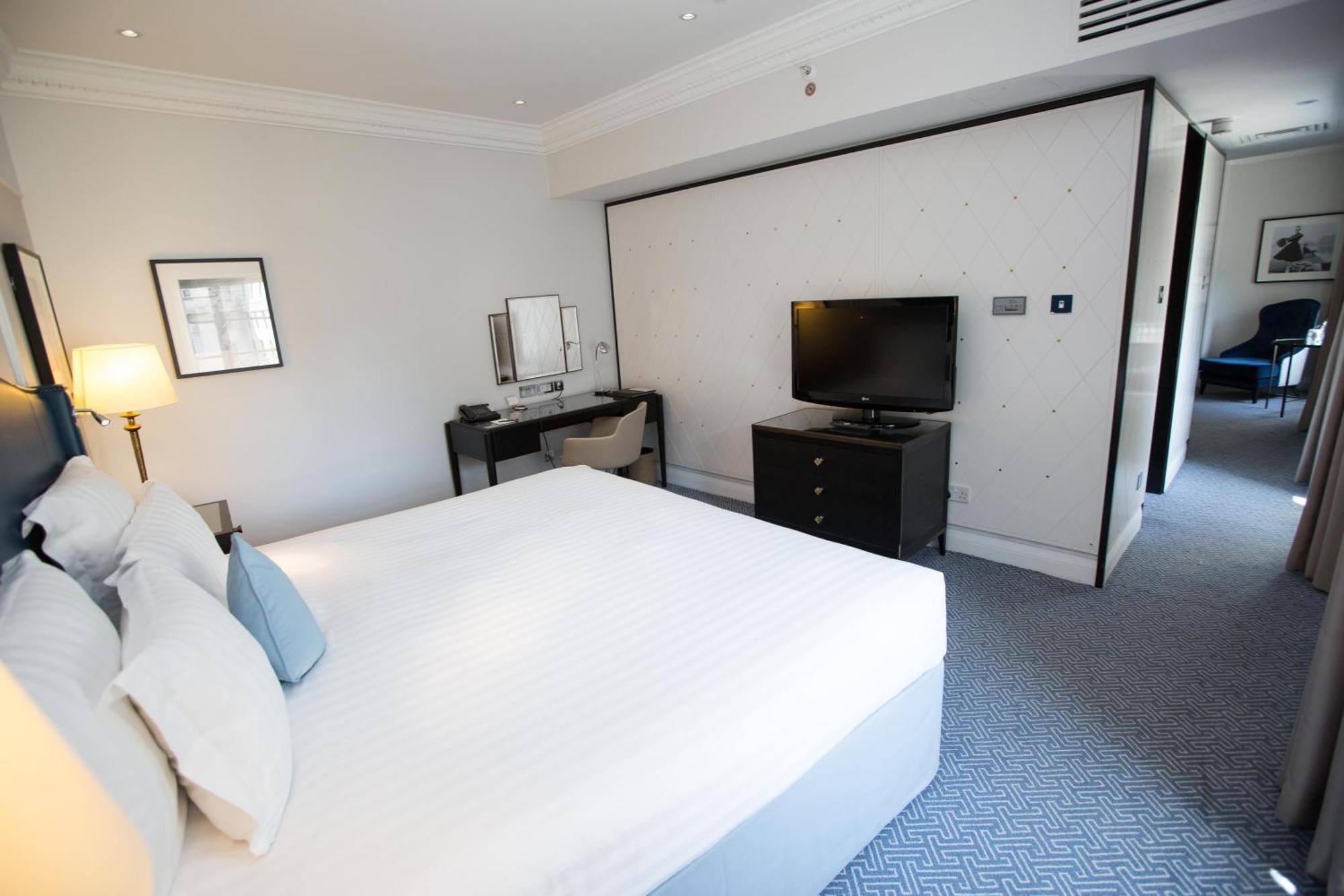 Hilton Executive Suite with Lounge Access,1765804963:JPEG