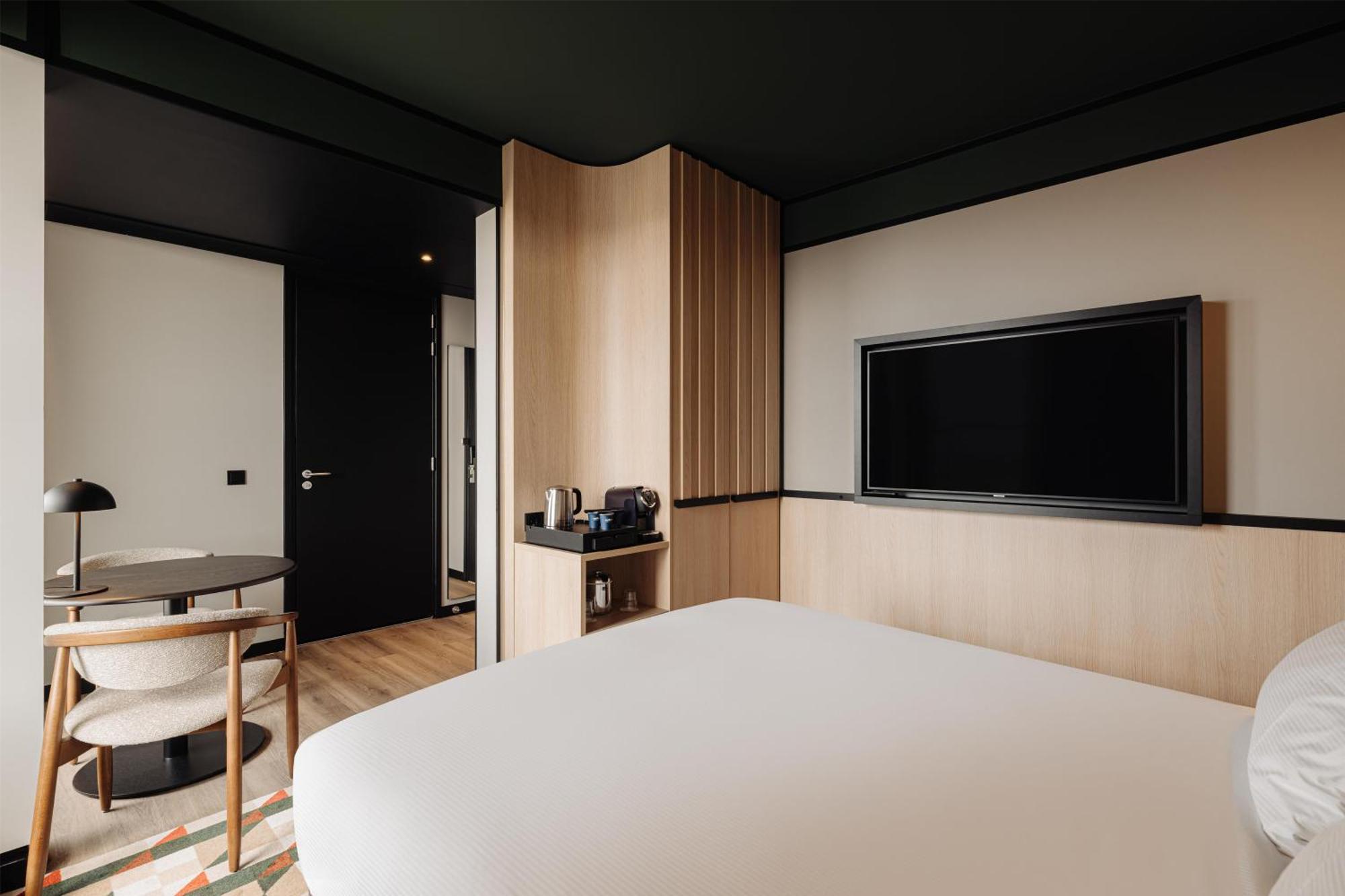 Deluxe Room with Balcony and City View