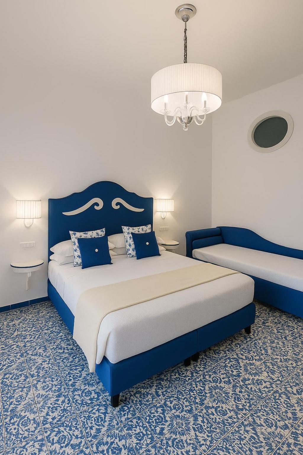 Double Room with Balcony and Sea View