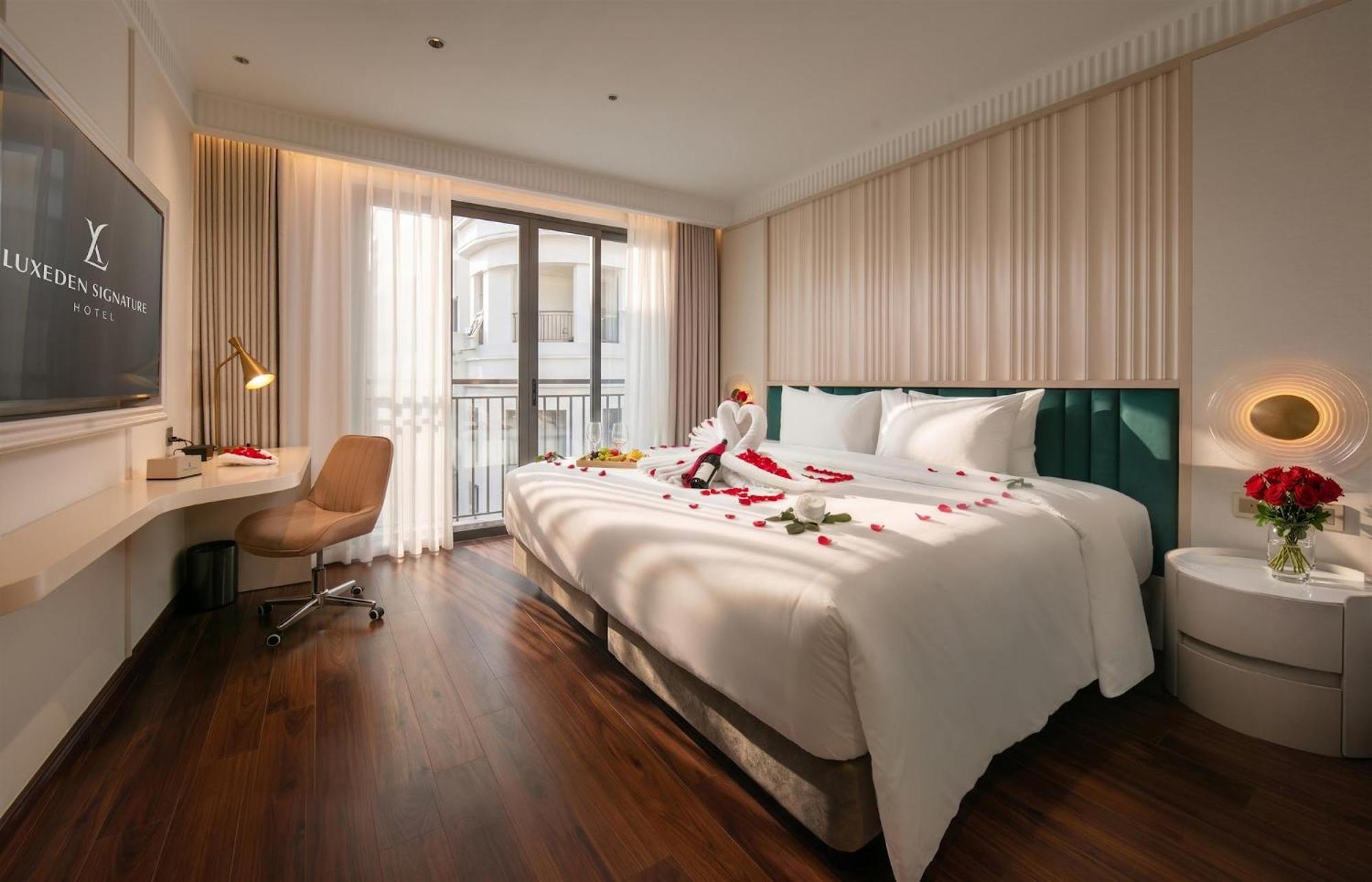 Junior Suite with Balcony