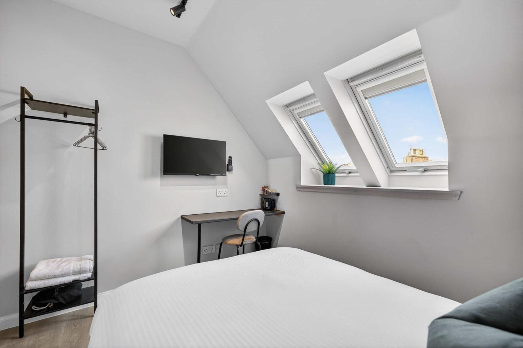 Deluxe Double Room with Shower