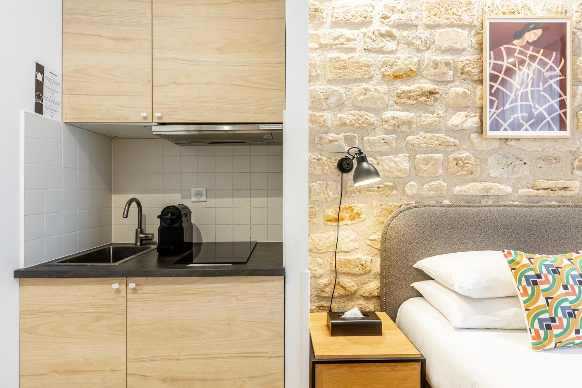 Studio Apartment Double Bed Ground Floor