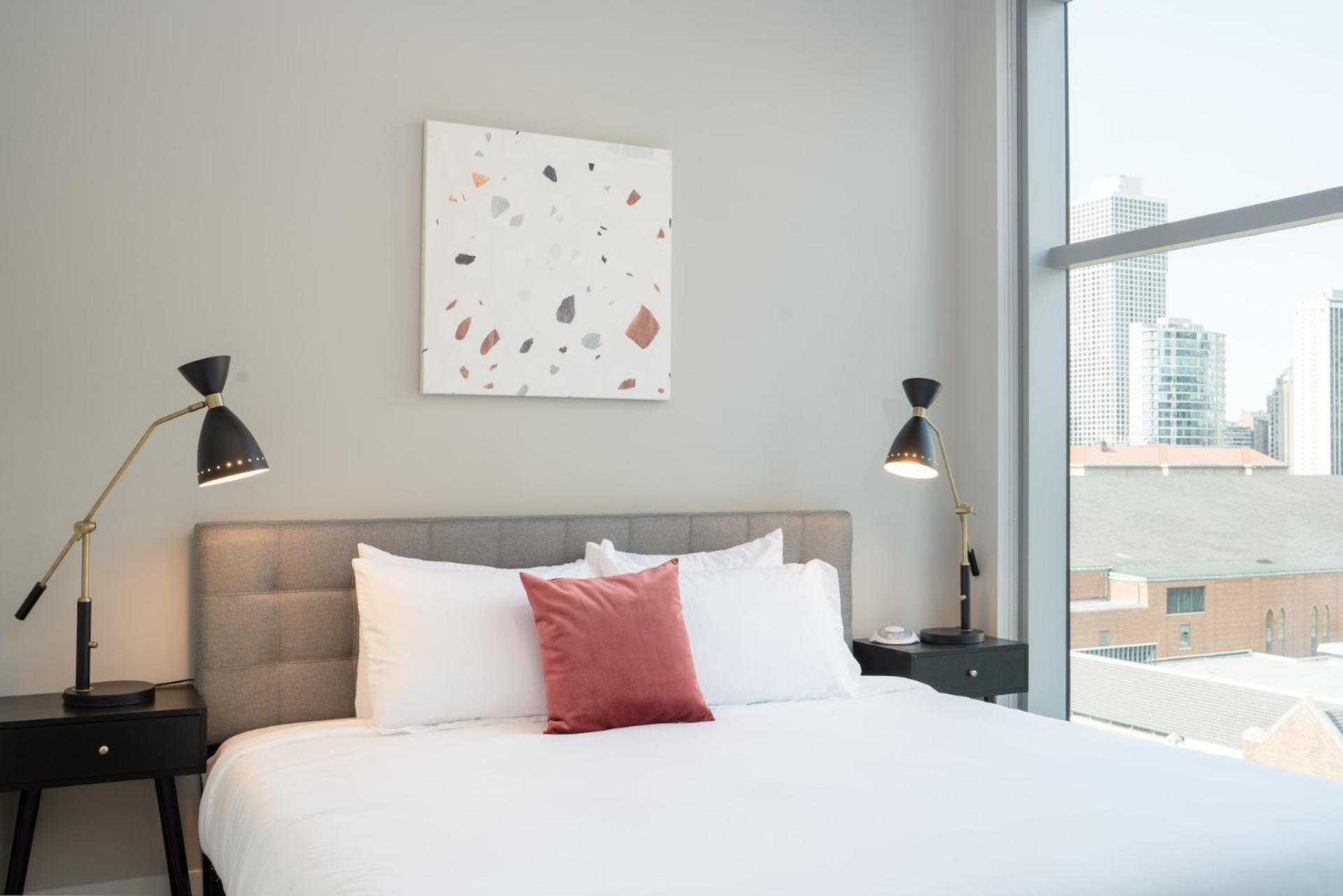 One-Bedroom Apartment ( Self Check-in with Virtual Front Desk)