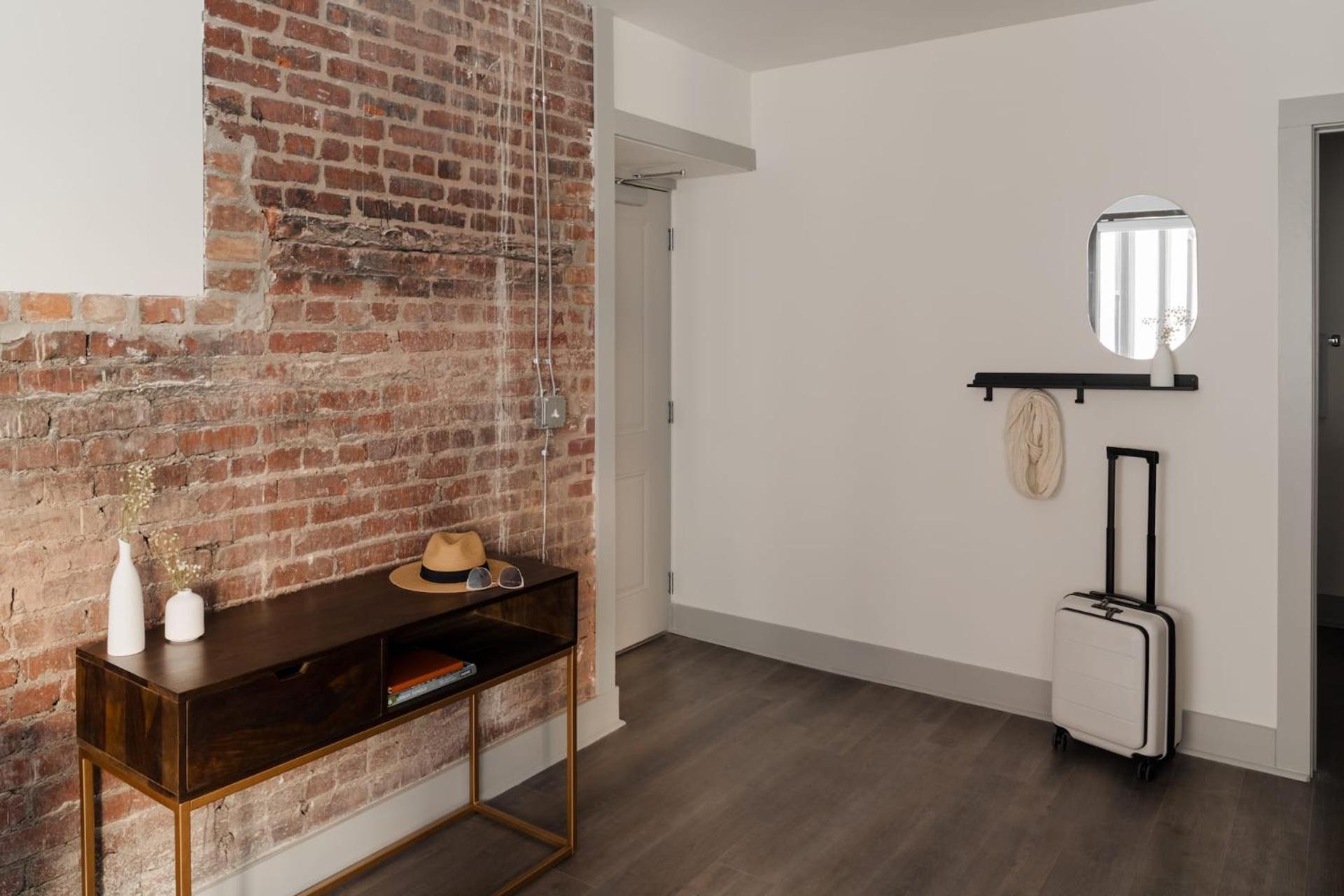 One-Bedroom Apartment Self Check Virtual Front Desk