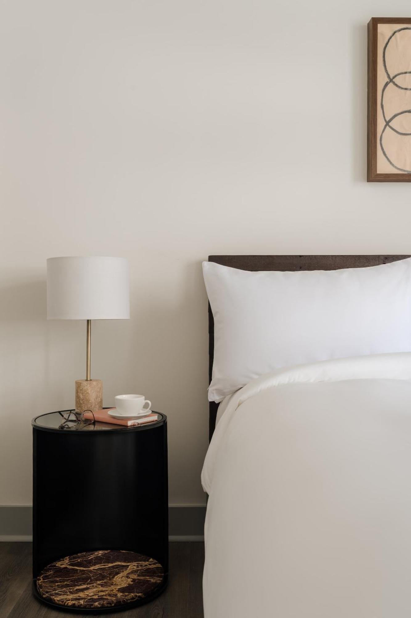 Three-Bedroom Apartment Self Check Virtual Front Desk