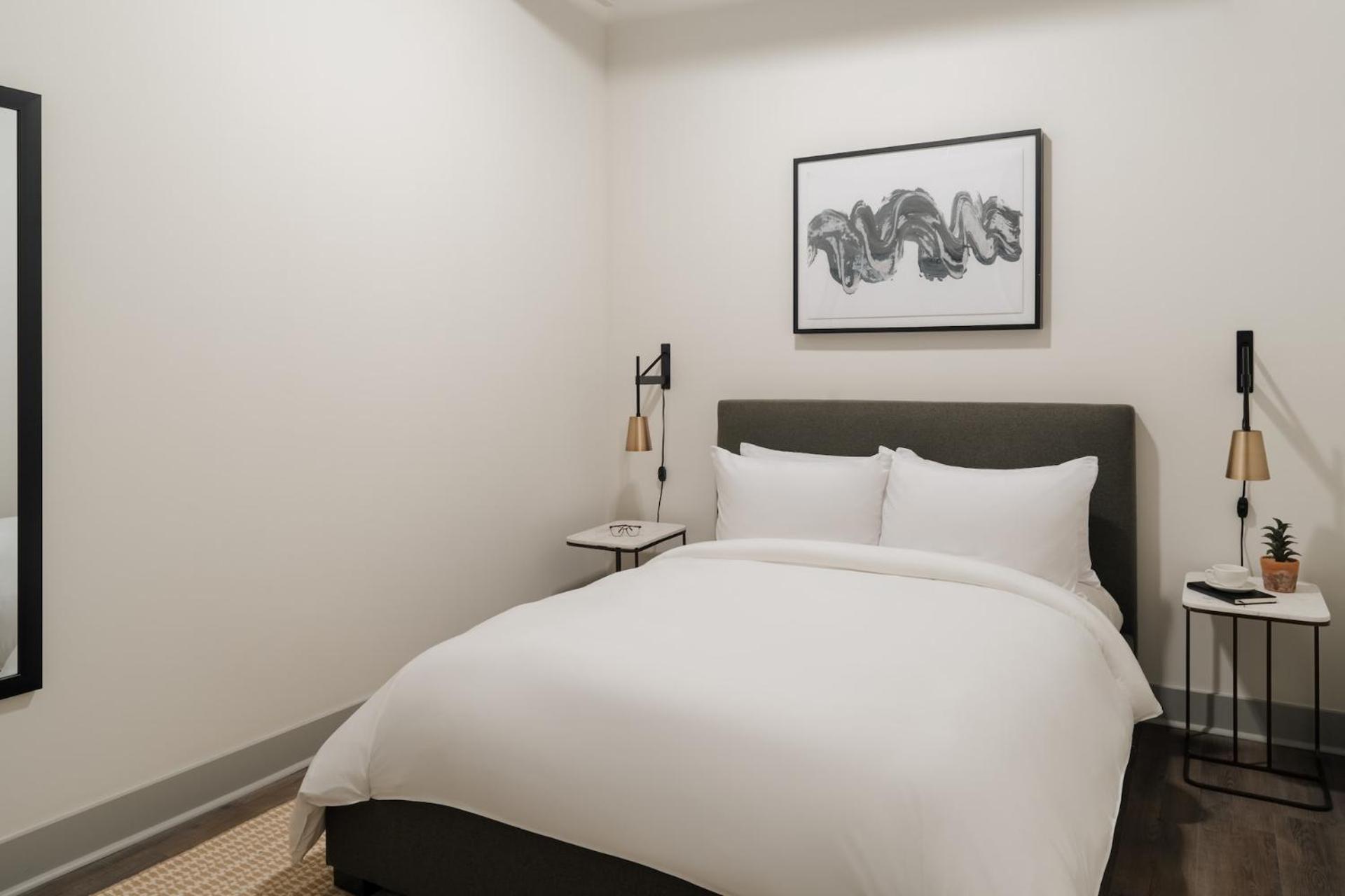 Three-Bedroom Apartment Self Check Virtual Front Desk