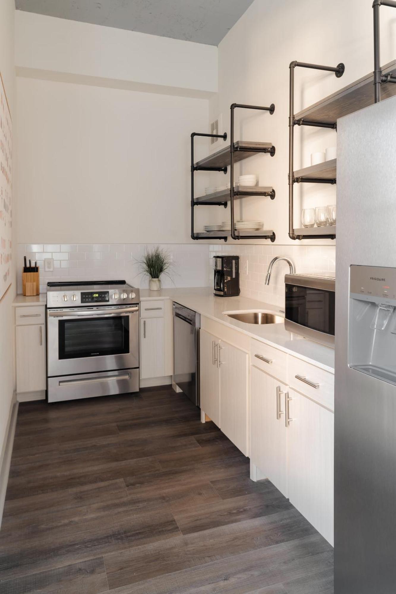 Three-Bedroom Apartment Self Check Virtual Front Desk