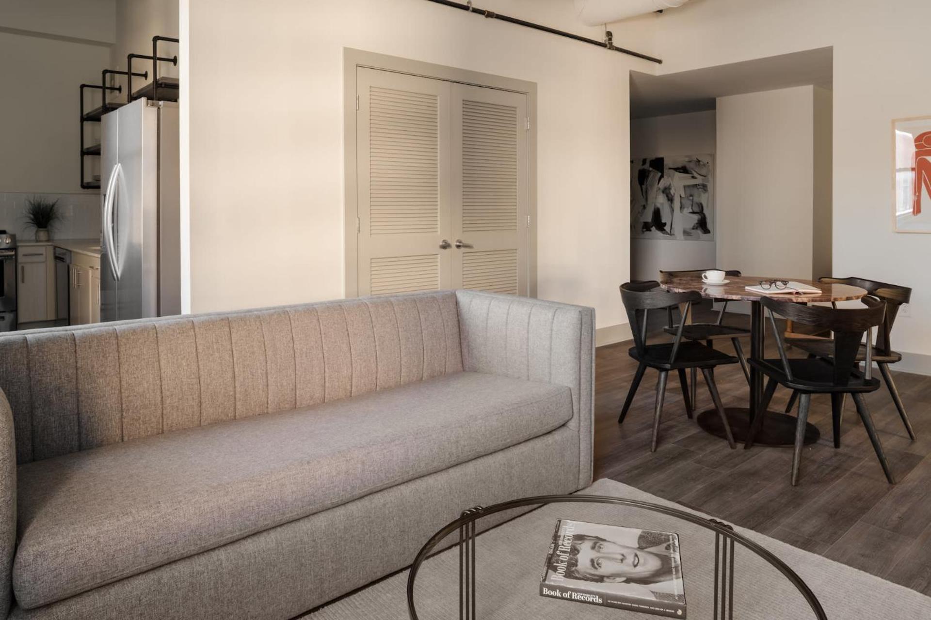 Three-Bedroom Apartment Self Check Virtual Front Desk