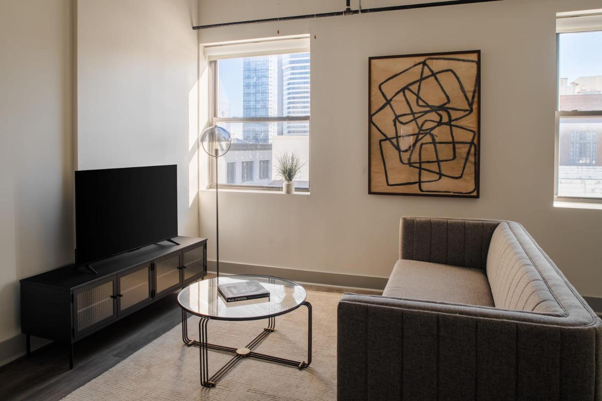 Three-Bedroom Apartment Self Check Virtual Front Desk
