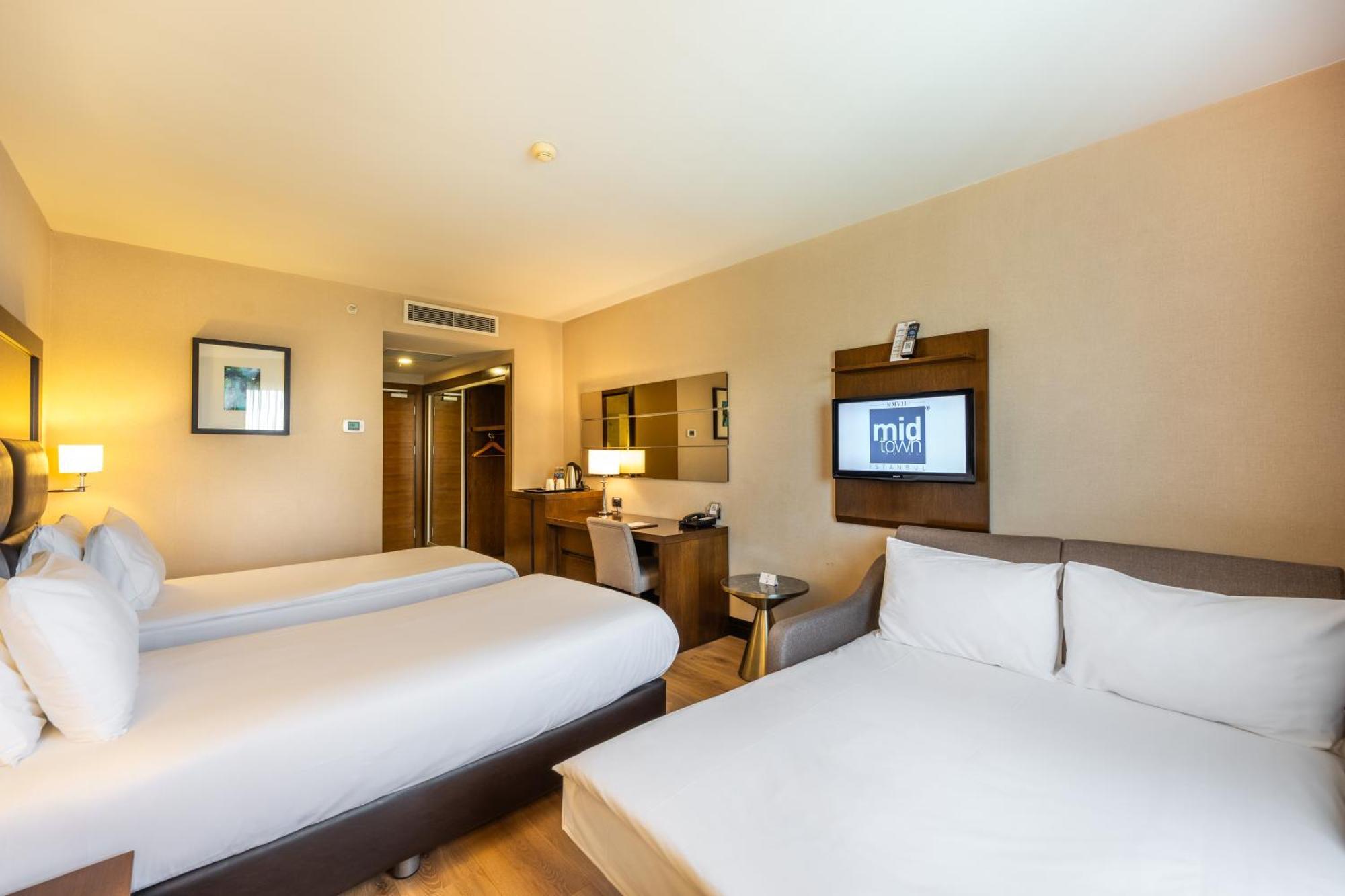 Deluxe Family Room
