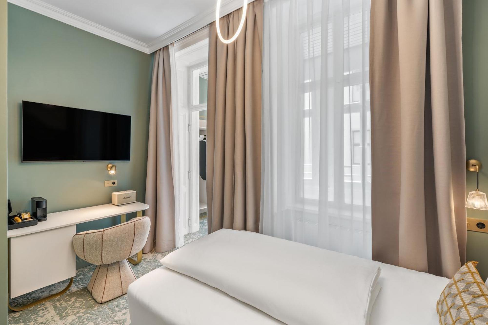 Single Room with Balcony