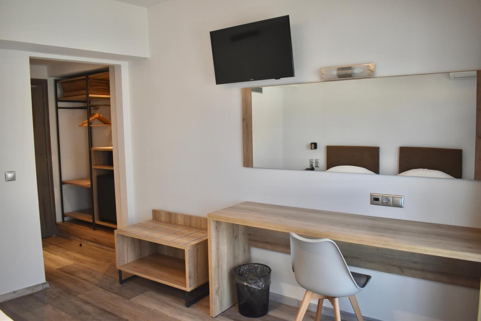 Deluxe Double or Twin Room