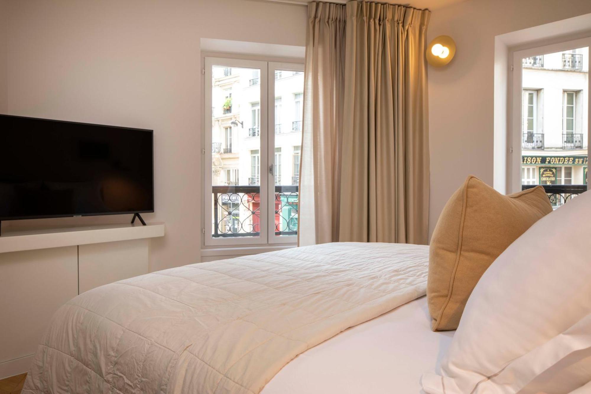 Appartements Classiques Communicants or Connecting Classic Apartments