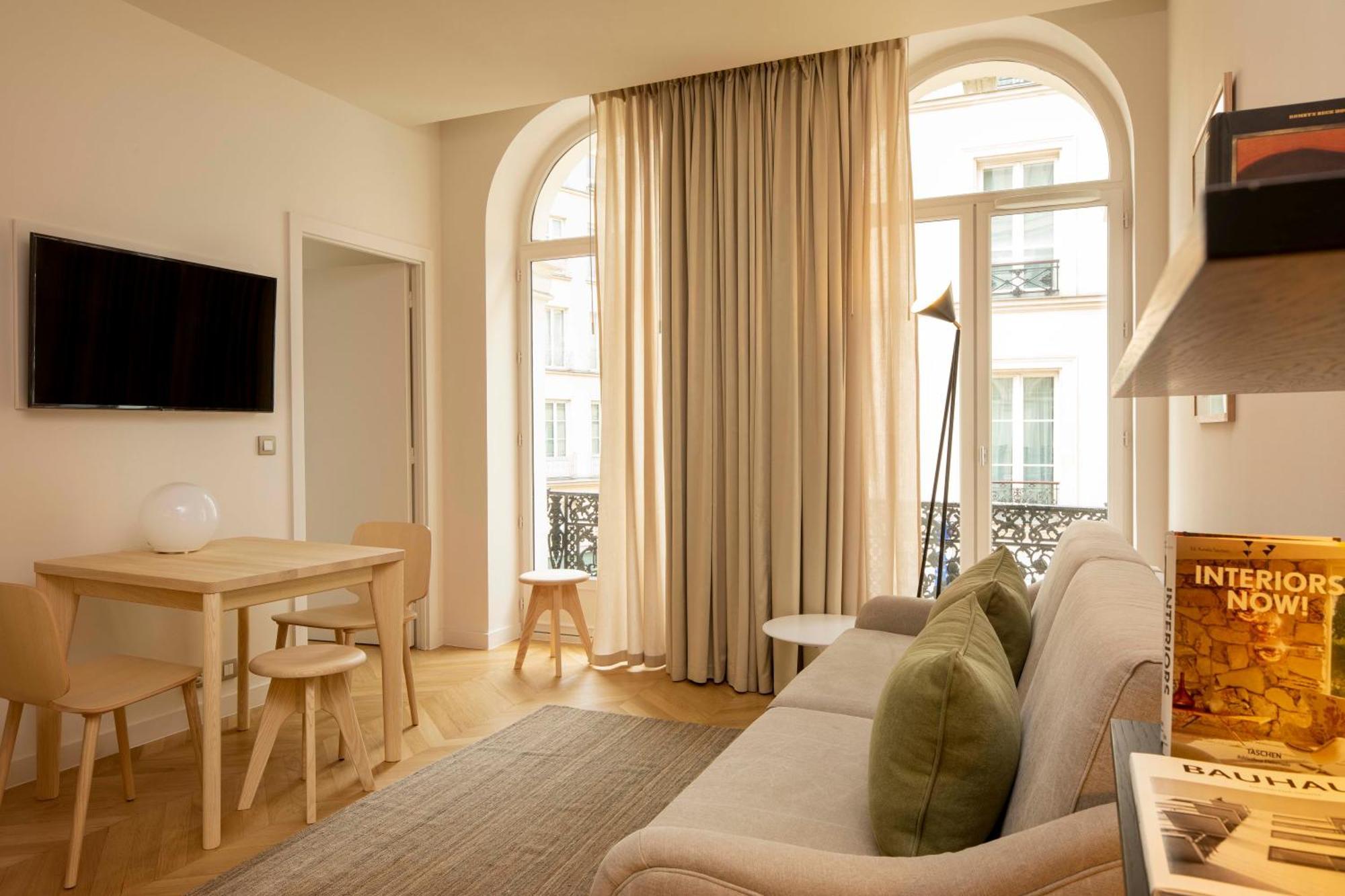 Deluxe Apartment