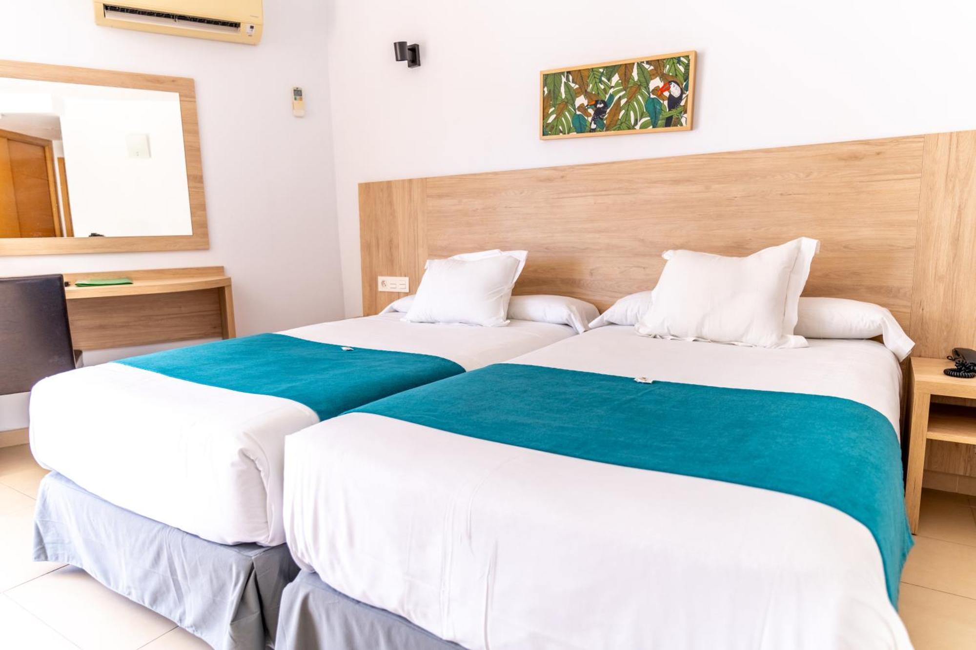 Double or Twin Room with Side Sea View