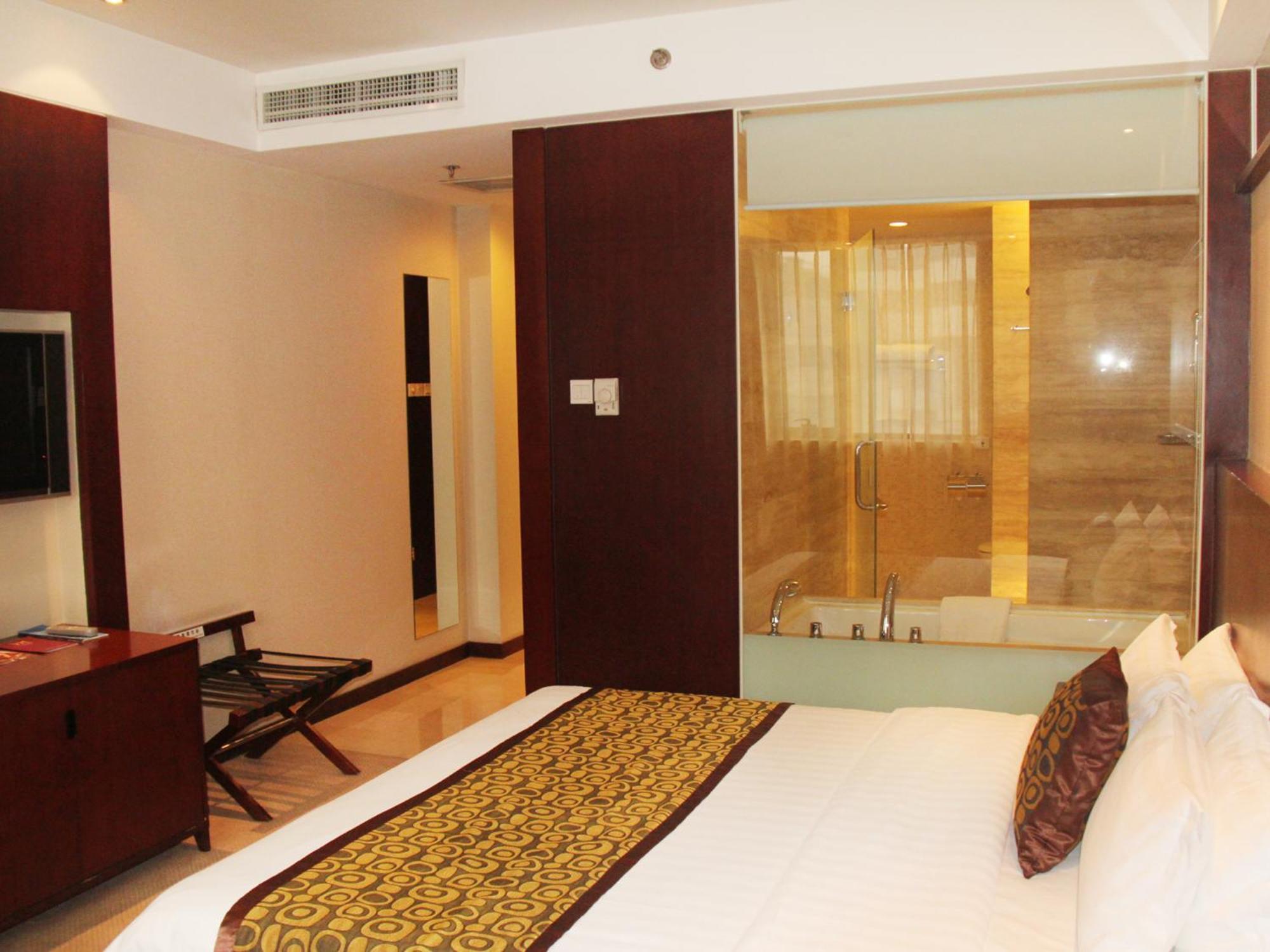 Superior king bed room