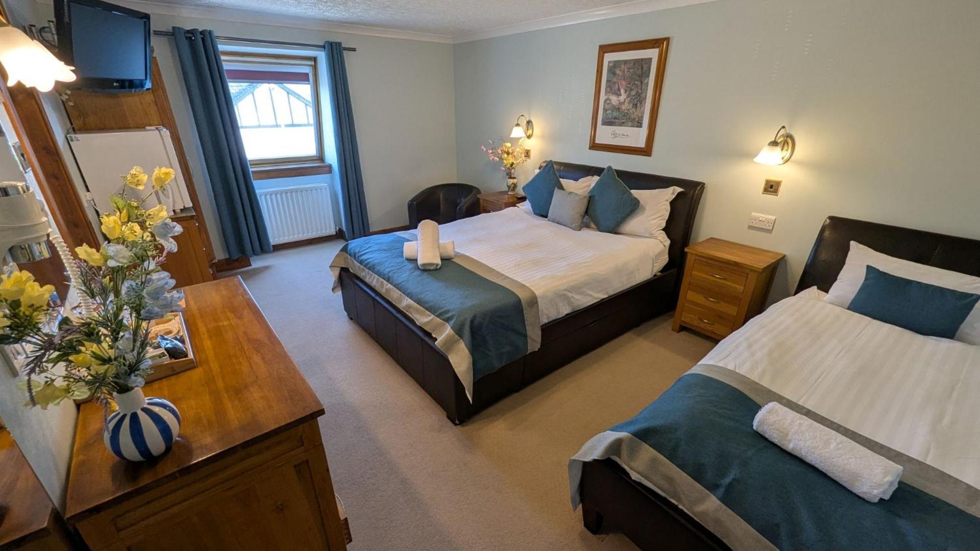 Family Room (3 Adults)